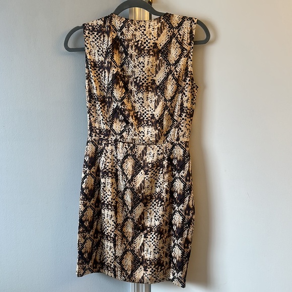 NWT! Mini snake print dress, deep V cut, twist front. - Picture 5 of 5